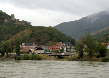 Шпиц – небольшой городок на севере Австрии – фотографии Австрии