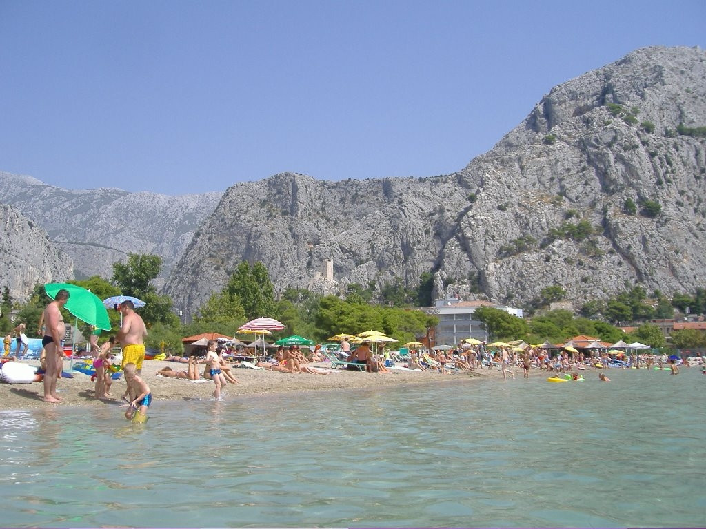 Пляж в Омиш, Хорватия – фотографии Хорватии