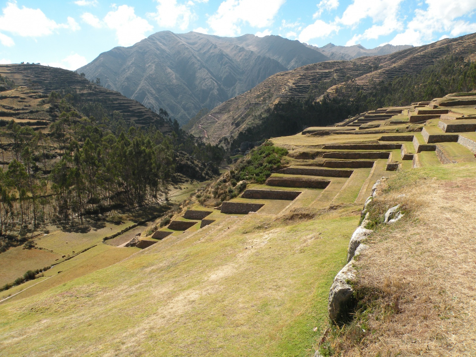 Великолепные инкские террасы в Чинчеро – фотографии Перу