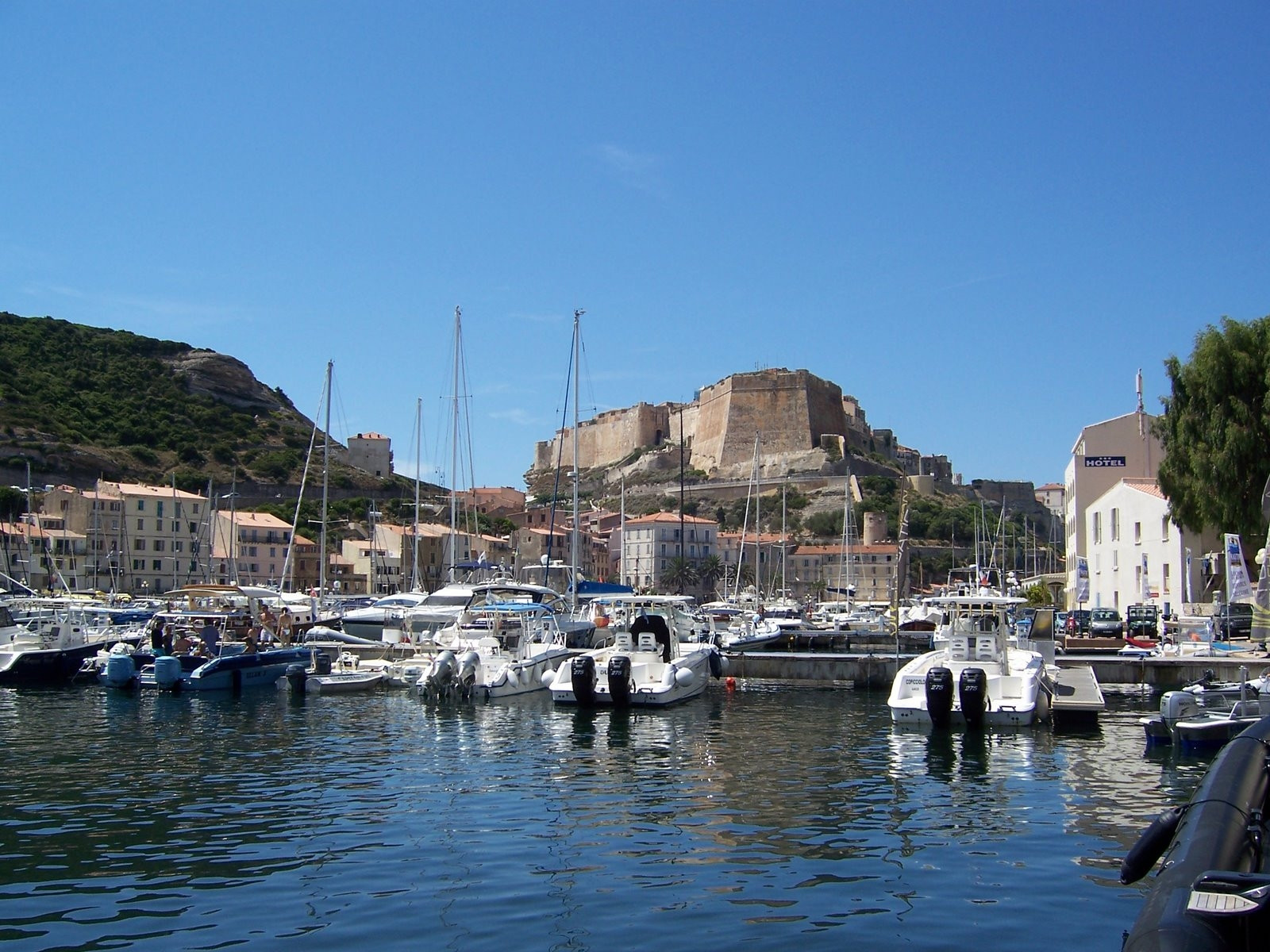 Яхты и катера в Бонифачо, Франция. Фото 8 – фотографии Франции