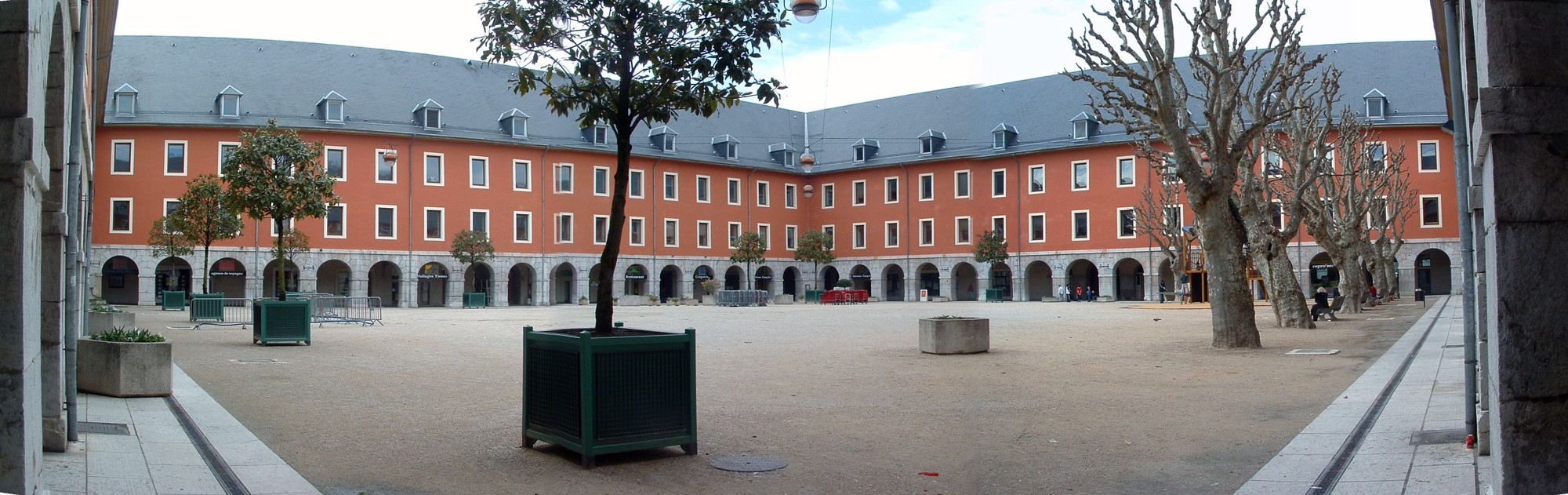 Площадь в Шамбери, Франция – фотографии Франции