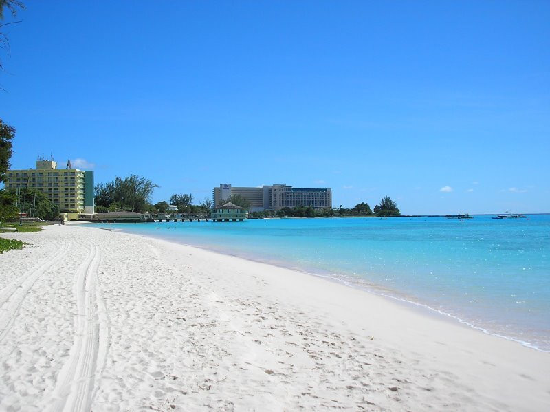 Пляж у отеля на южном побережье Барбадос – фотографии Барбадоса