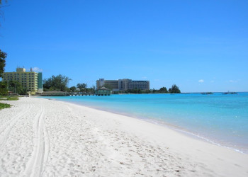 Пляж у отеля на южном побережье Барбадос – фотографии Барбадоса