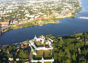 Свято-Троицкий Ипатьевский монастырь, Кострома, вид сверху – фотографии России