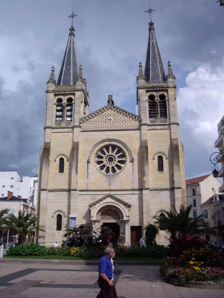 Церковь в Виши, Франция – фотографии Франции