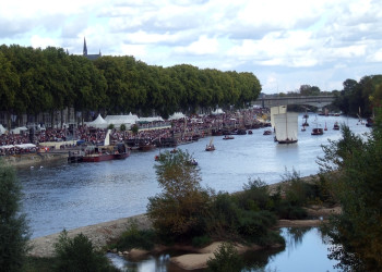 Река в Орлеане, Франция. Фото 1 – фотографии Франции