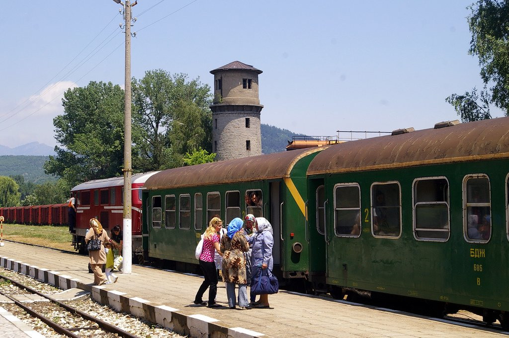 Поезд в Велинграде, Болгария – фотографии Болгарии