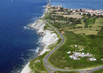 Побережье в Сибуре, Франция – фотографии Франции