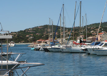 Яхты и катера в Сен-Максим, Франция – фотографии Франции