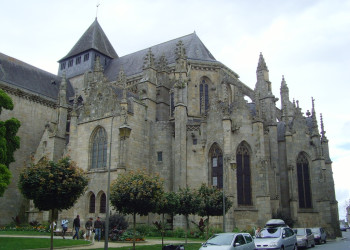 Архитектура в Динане, Франция – фотографии Франции