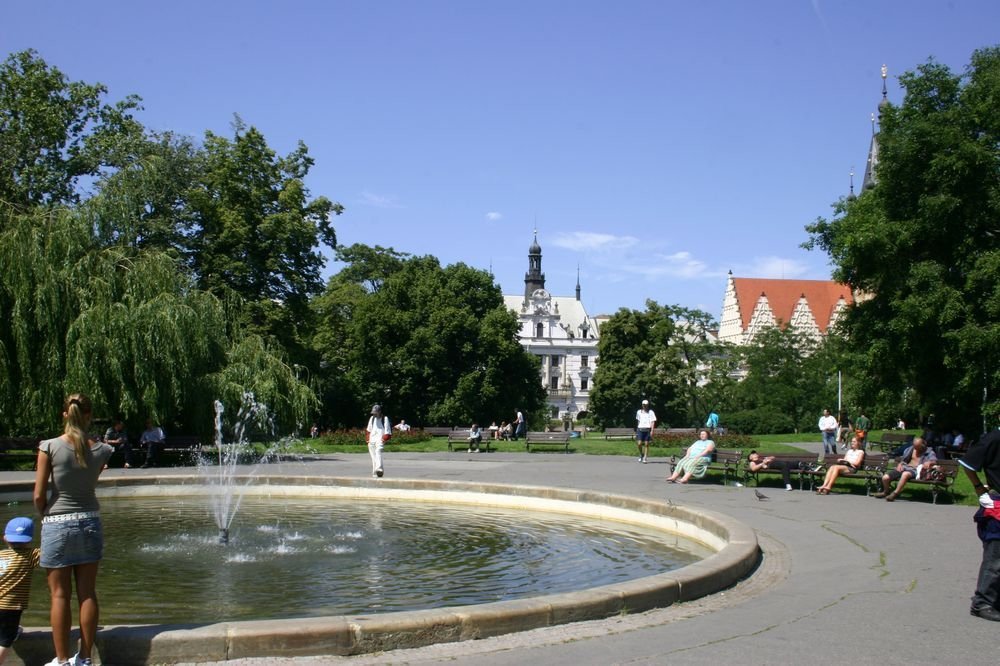 Фонтан на площади Карлова, Прага, Чехия – фотографии Чехии