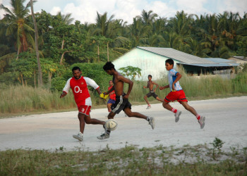 Парни в Раа Атолл, Мальдивы – фотографии Мальдивских островов