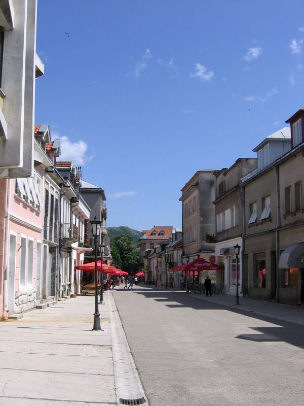 Улица в Цетине, Черногория. Фото 6 – фотографии Черногории