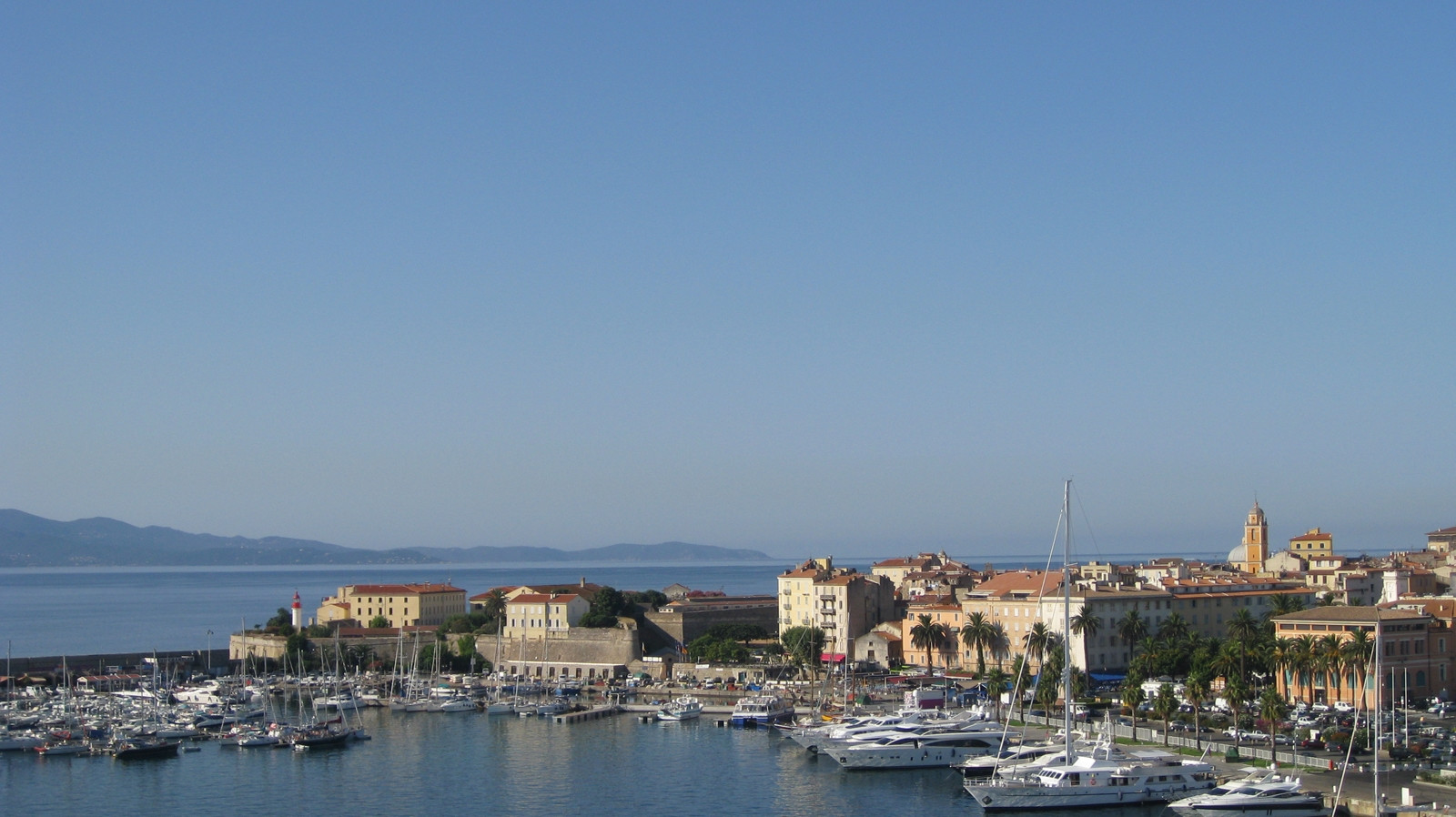 Яхты и катера в Аячча, Франция – фотографии Франции