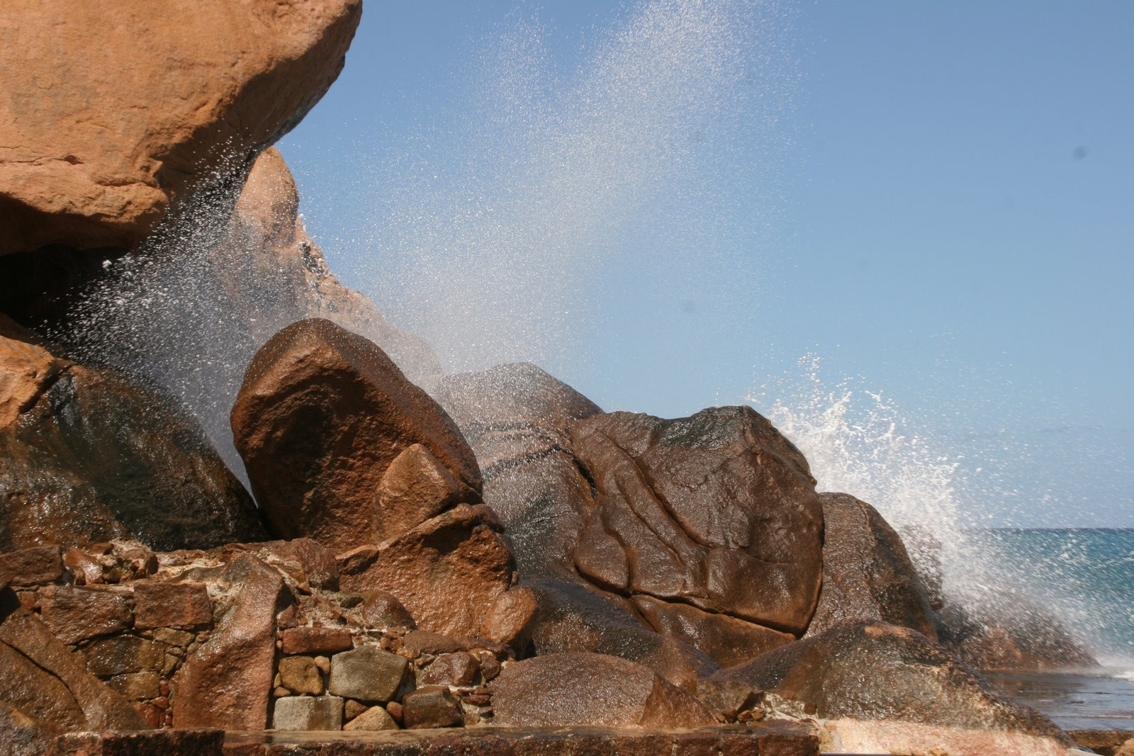 Скалы в Порто, Франция. Фото 8 – фотографии Франции