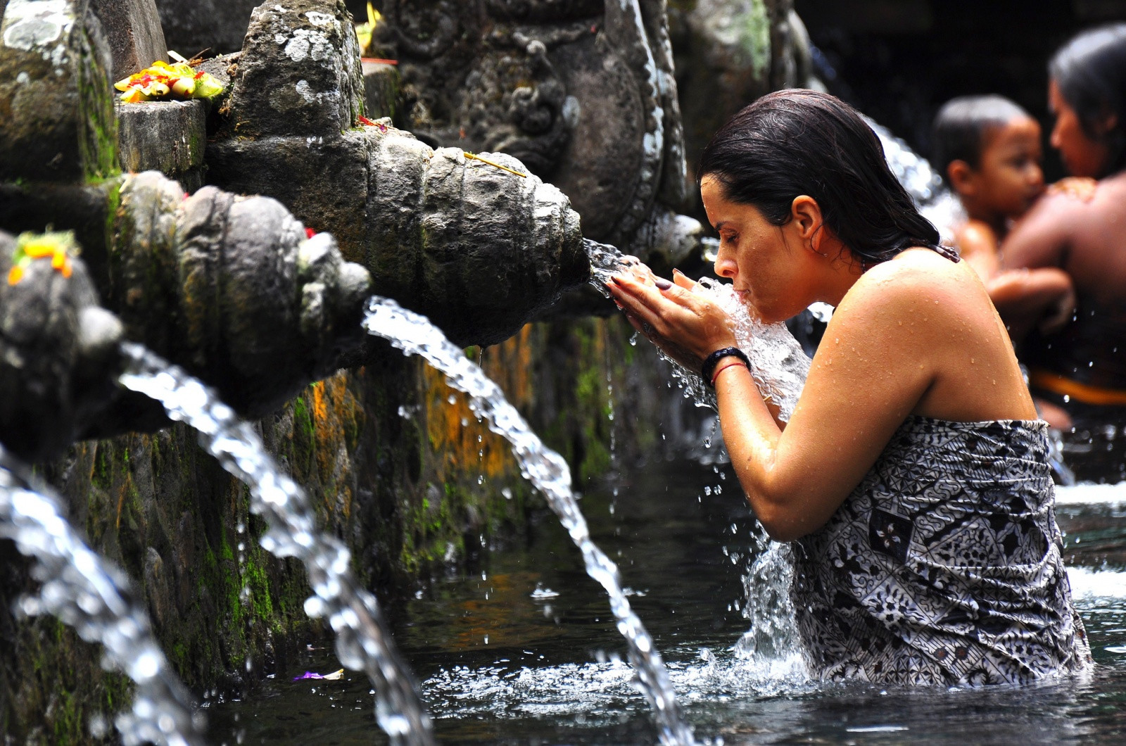 Святой источник Tirta Empul, Бали. Фото 2 – фотографии Индонезии