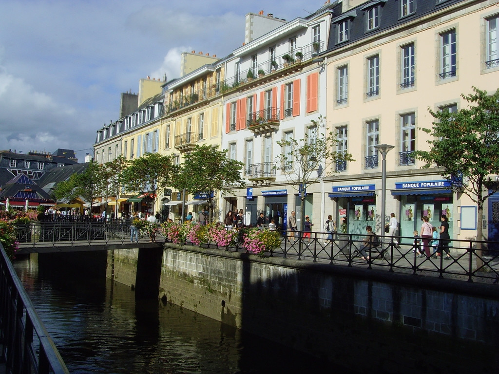 Канал в Кемпере, Франция. Фото 1 – фотографии Франции