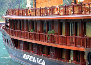 Экскурсионные корабли в заливе Халонг – фотографии Вьетнама