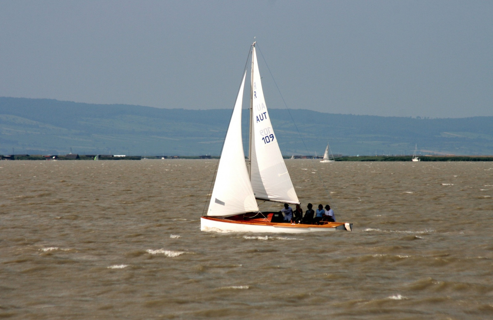 Нойзидлер-Зе (Neusiedler See) – озеро между Австрией и Венгрией – фотографии Австрии