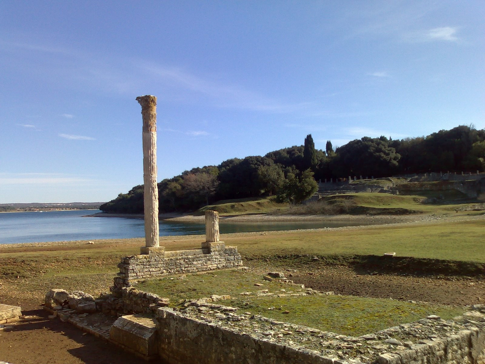 Развалины в Национальном парке, Хорватия – фотографии Хорватии