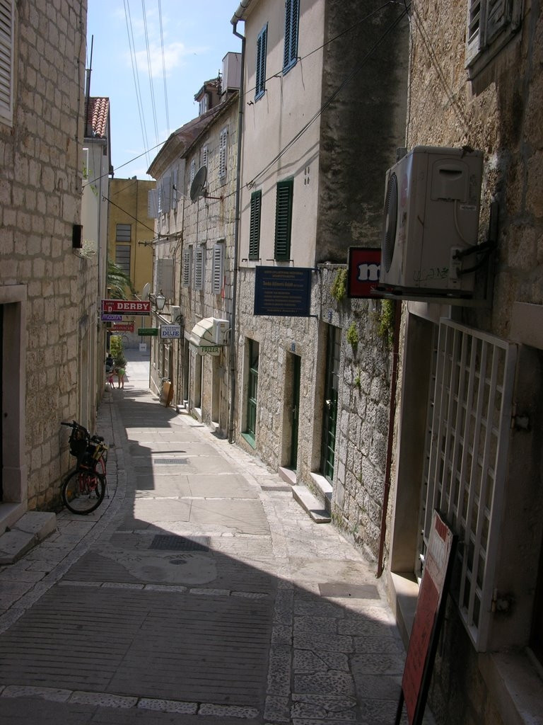 Улица в Макарска, Хорватия. Фото 1 – фотографии Хорватии