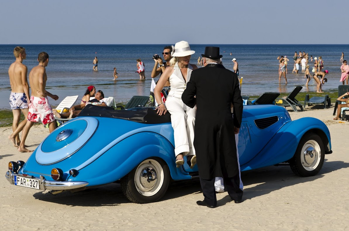 Ретро машины на пляжах Юрмалы – фотографии Латвии