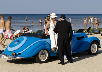 Ретро машины на пляжах Юрмалы – фотографии Латвии