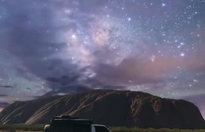 Захватывающее видео горы Улуру, Австралия – видео Австралии