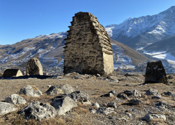 Склеп в Цимити, Северная Осетия – фотографии России