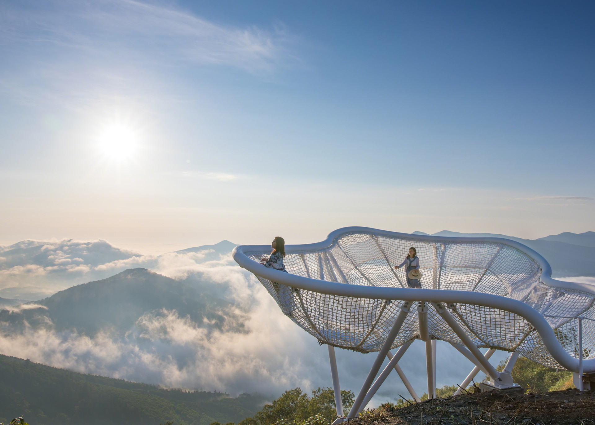 Смотровая площадка терраса Ункай (Unkai Terrace) на острове Хоккайдо в Японии – фотографии Японии
