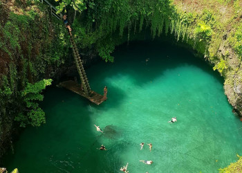 Океанская впадина То-Суа (To Sua Ocean Trench) на острове Уполу в Самоа – фотографии Самоа