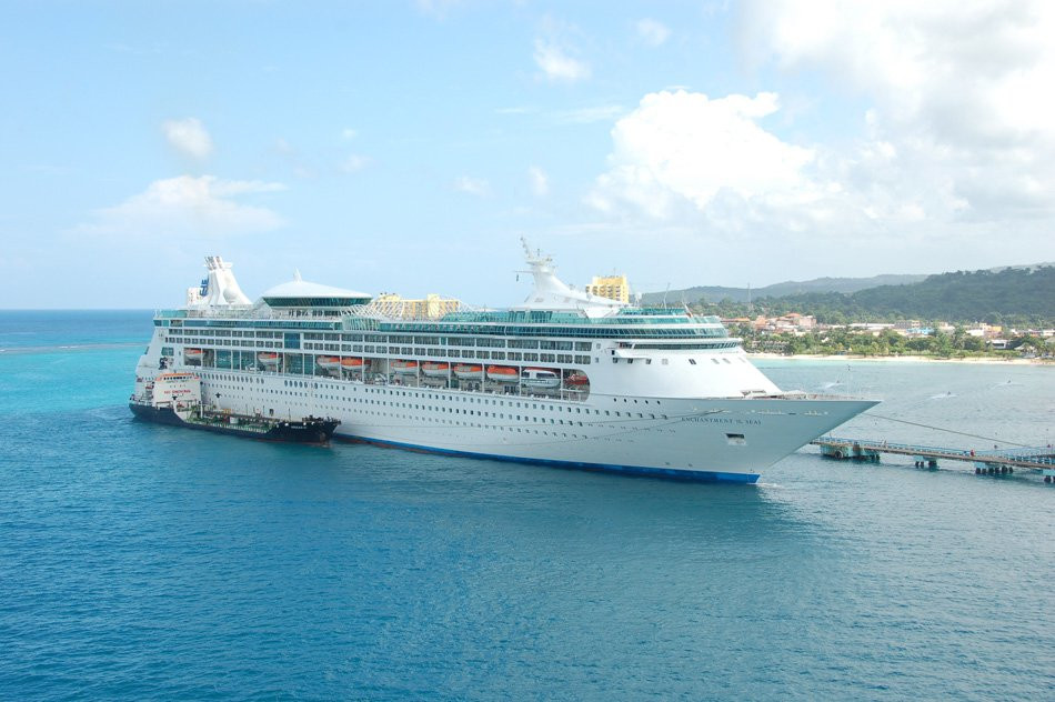 Корабль в Очо Риос, Ямайка – фотографии Ямайки