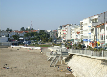 Набережная в Руайяне, Франция – фотографии Франции