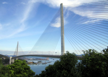 Город Халонг, расположенный в одноимённой бухте – фотографии Вьетнама