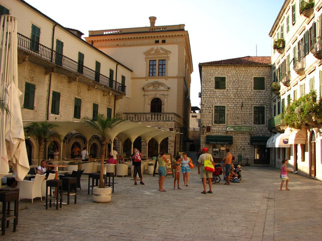 Кафе и рестораны в Котор, Черногория – фотографии Черногории