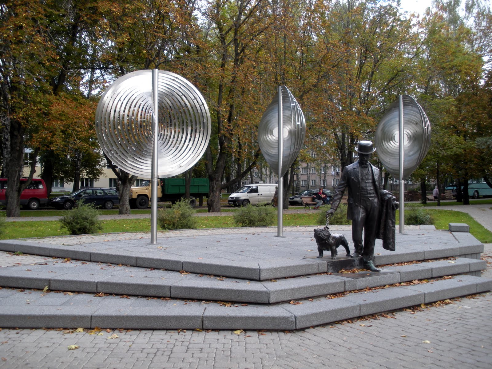 Скульптуры в Даугавпилсе – фотографии Латвии