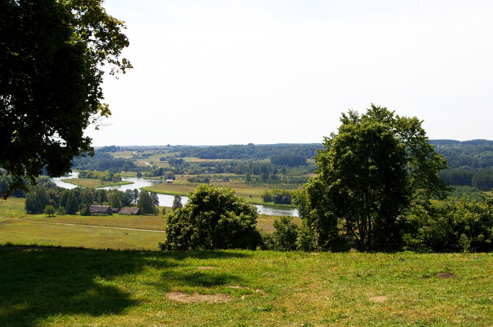 Природные пейзажи вблизи Кернаве (Kernave), Литва – фотографии Литвы
