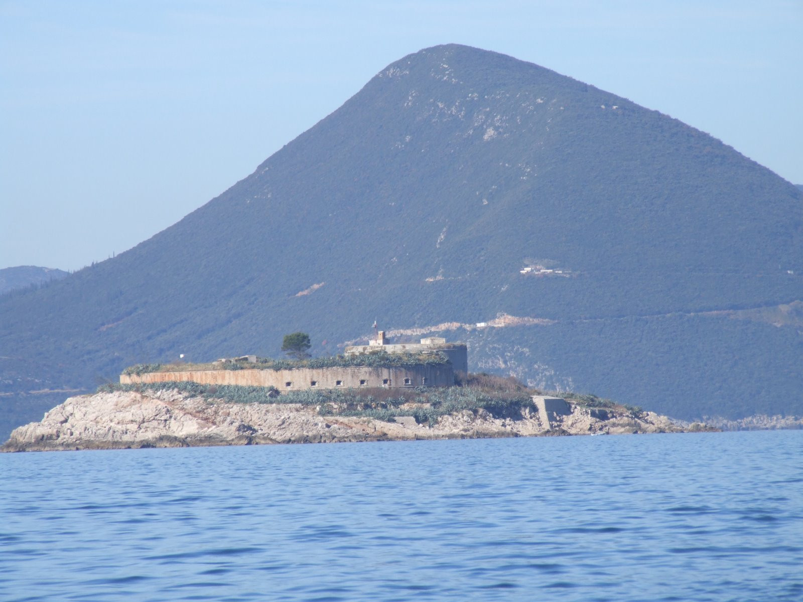 Крепость в Херцег-Нови, Черногория. Фото 1 – фотографии Черногории