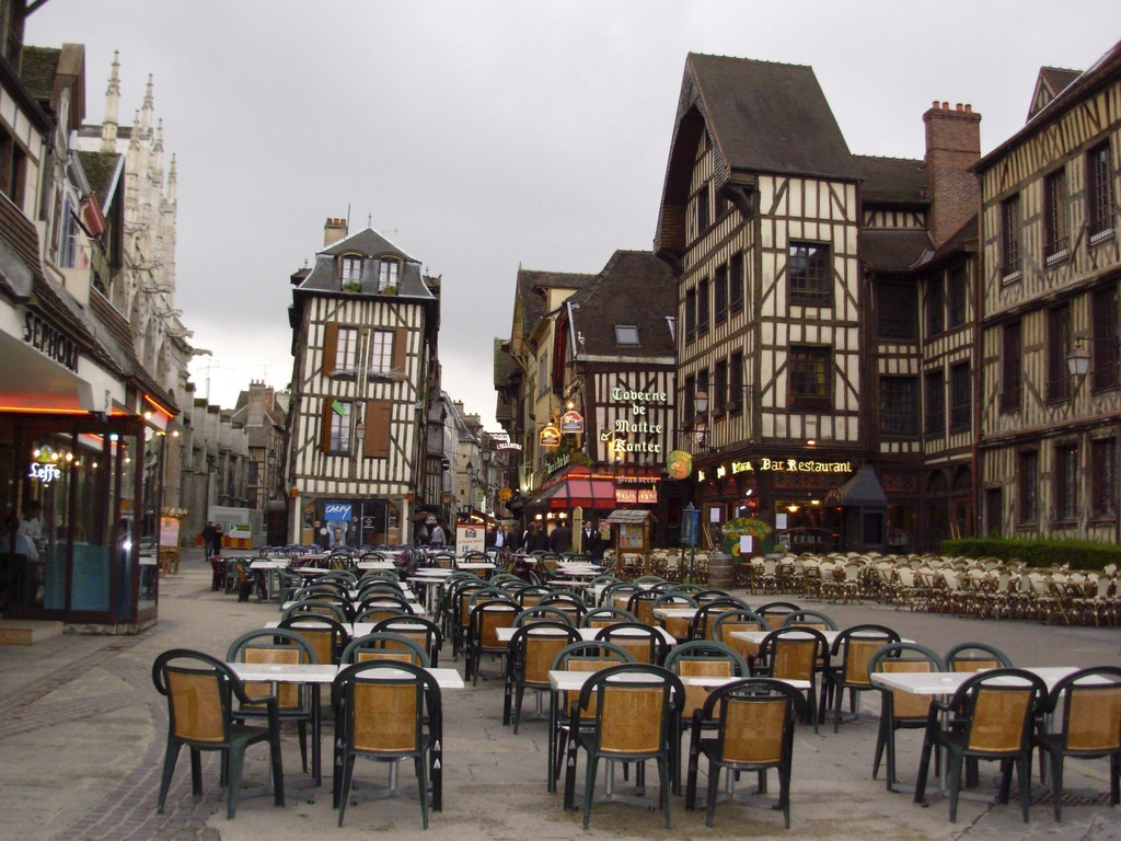 Кафе и рестораны в Труа, Франция – фотографии Франции