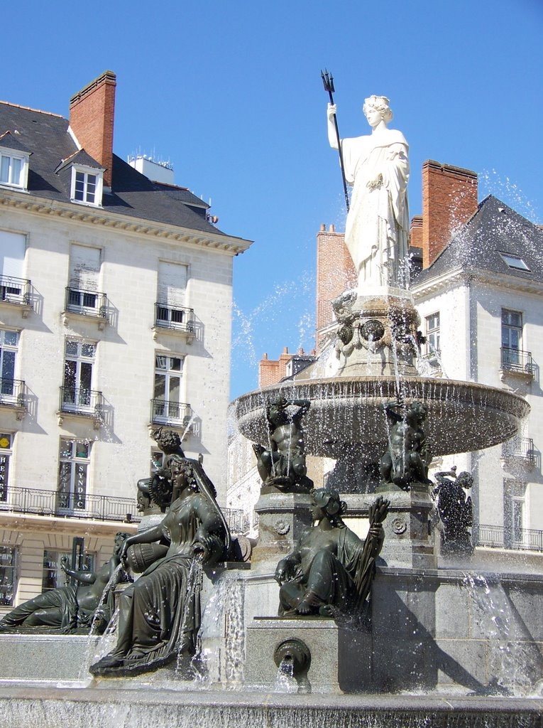 Фонтан в Нанте, Франция. Фото 1 – фотографии Франции