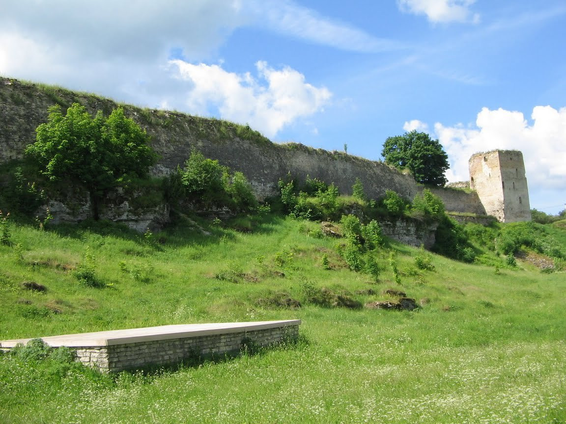 Крепость в Изборске, Россия. Фото 8 – фотографии России