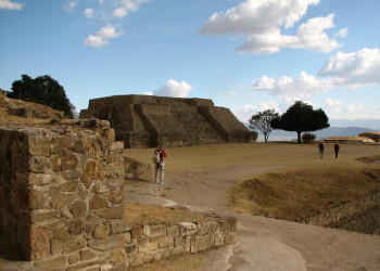 Древний город в Монте-Альбан, Мексика. Фото 1 – фотографии Мексики