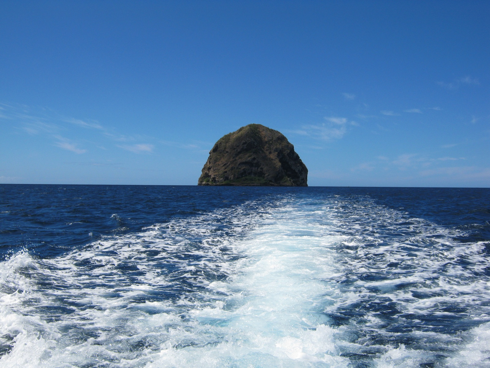 Алмазная скала возле Мартиники – фотографии Мартиники