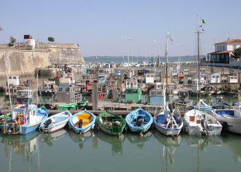 Лодочная станция на острове Олерон, Франция – фотографии Франции