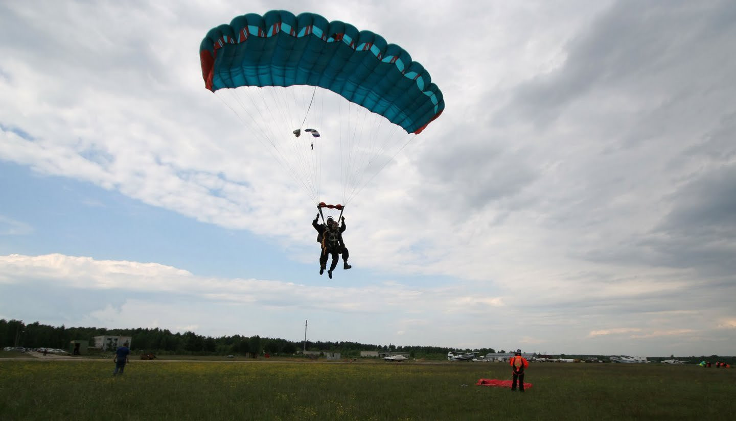 Парасейлинг в Борки, Россия. Фото 4 – фотографии России