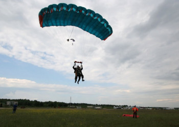 Парасейлинг в Борки, Россия. Фото 4 – фотографии России