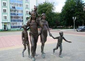 Памятник семье в Саранске, Россия. Фото 2 – фотографии России