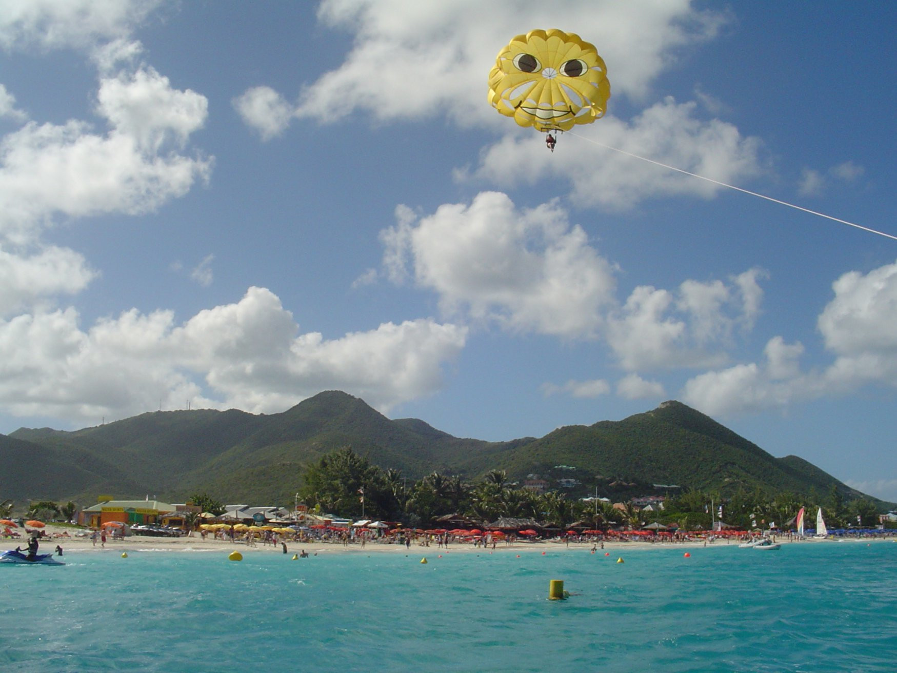 Парасейлинг в Сен-Мартене – фотографии Сен-Мартена