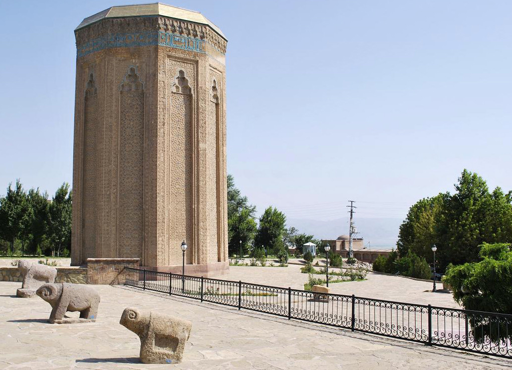 Мавзолей Момине хатун, Нахичевань, Азербайджан – фотографии Азербайджана