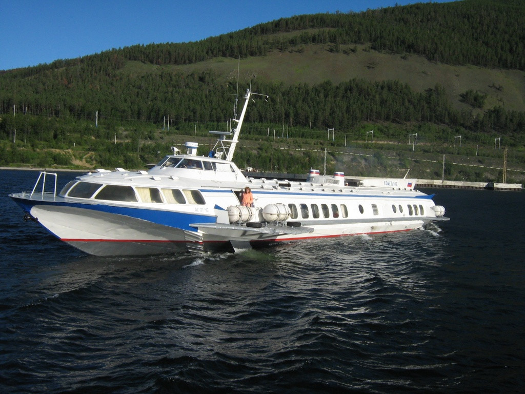 Комета на Байкале – фотографии России